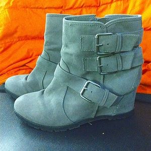 Very cute Grey wedge Booties